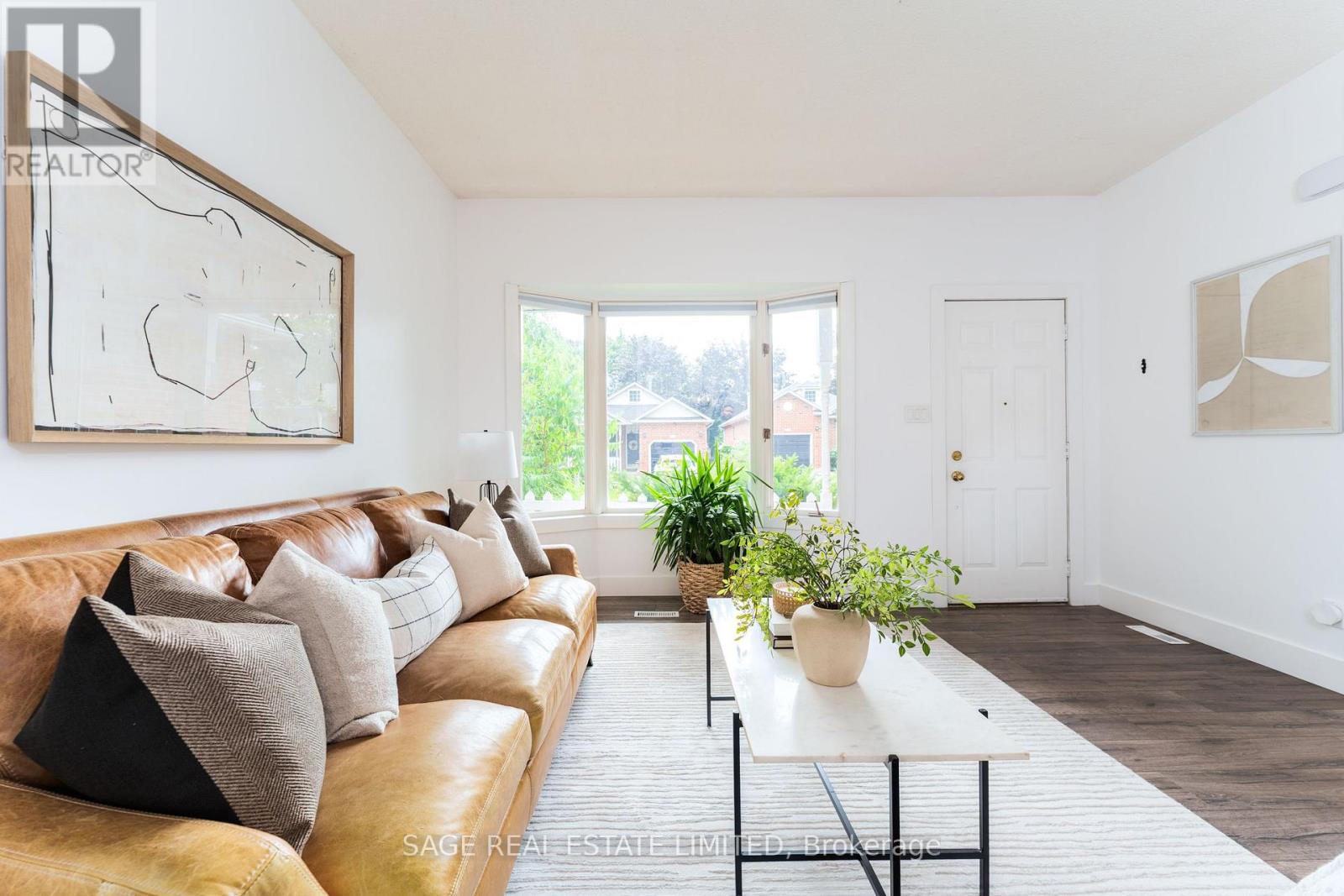 Photo 9 of 12 935 King Road, Burlington ON