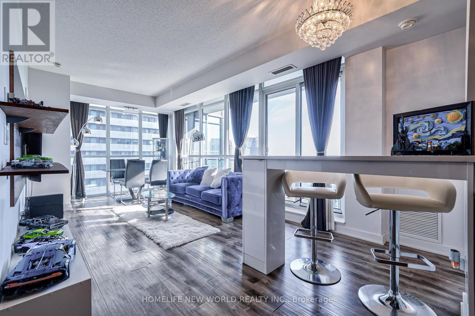 Photo 2 of 2402 4070 Confederation Parkway, Mississauga ON
