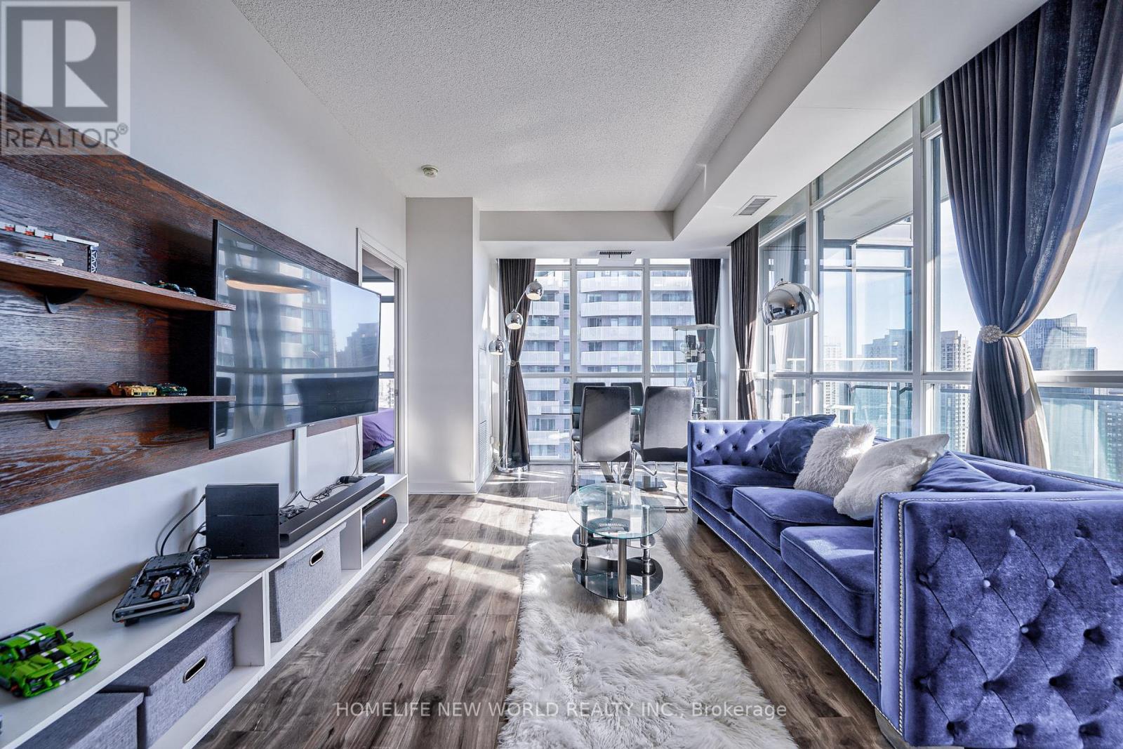 Photo 16 of 2402 4070 Confederation Parkway, Mississauga ON