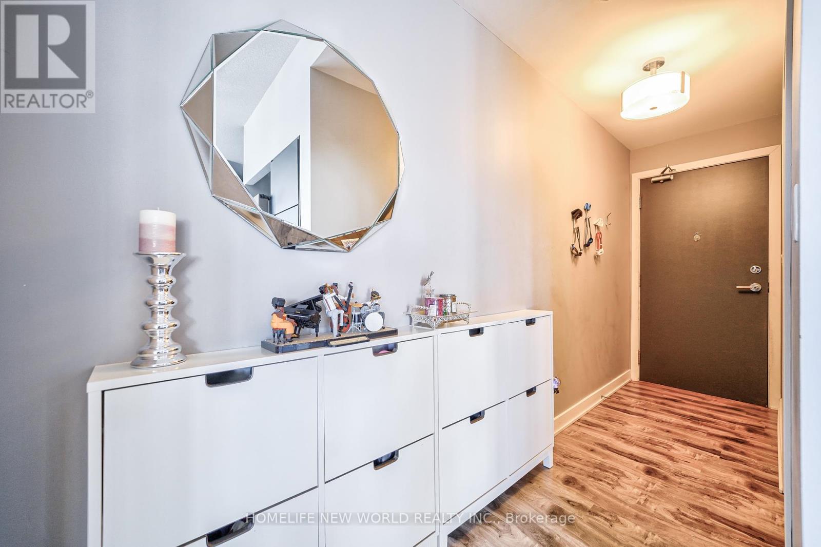 Photo 17 of 2402 4070 Confederation Parkway, Mississauga ON