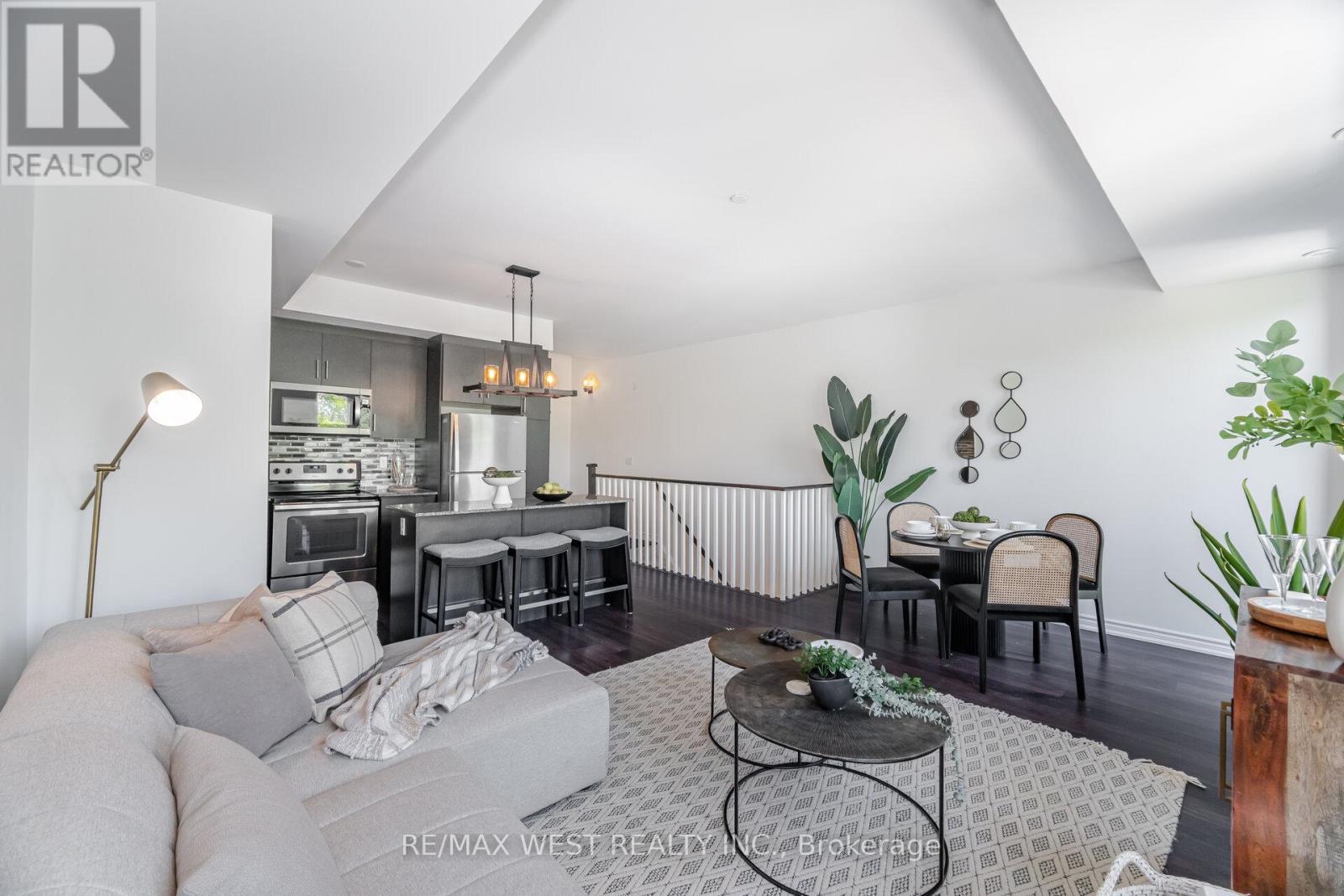 Photo 35 of 4 150 Long Branch Avenue, Toronto ON