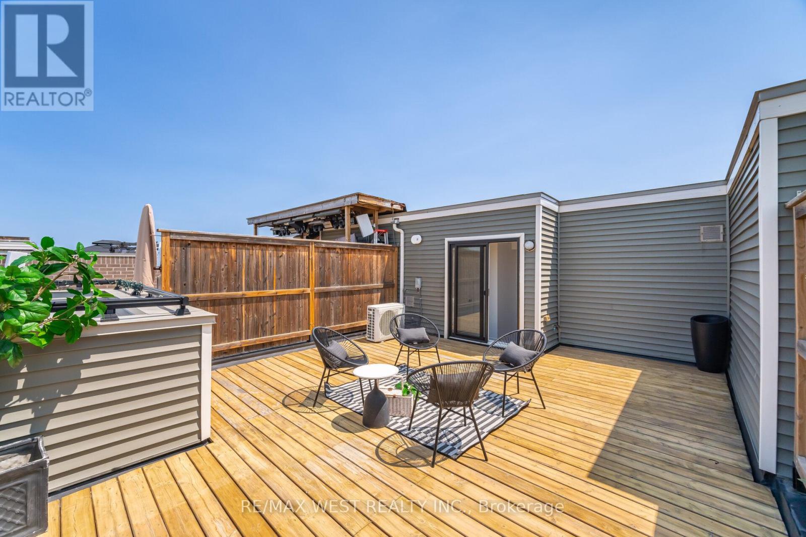 Photo 32 of 4 150 Long Branch Avenue, Toronto ON