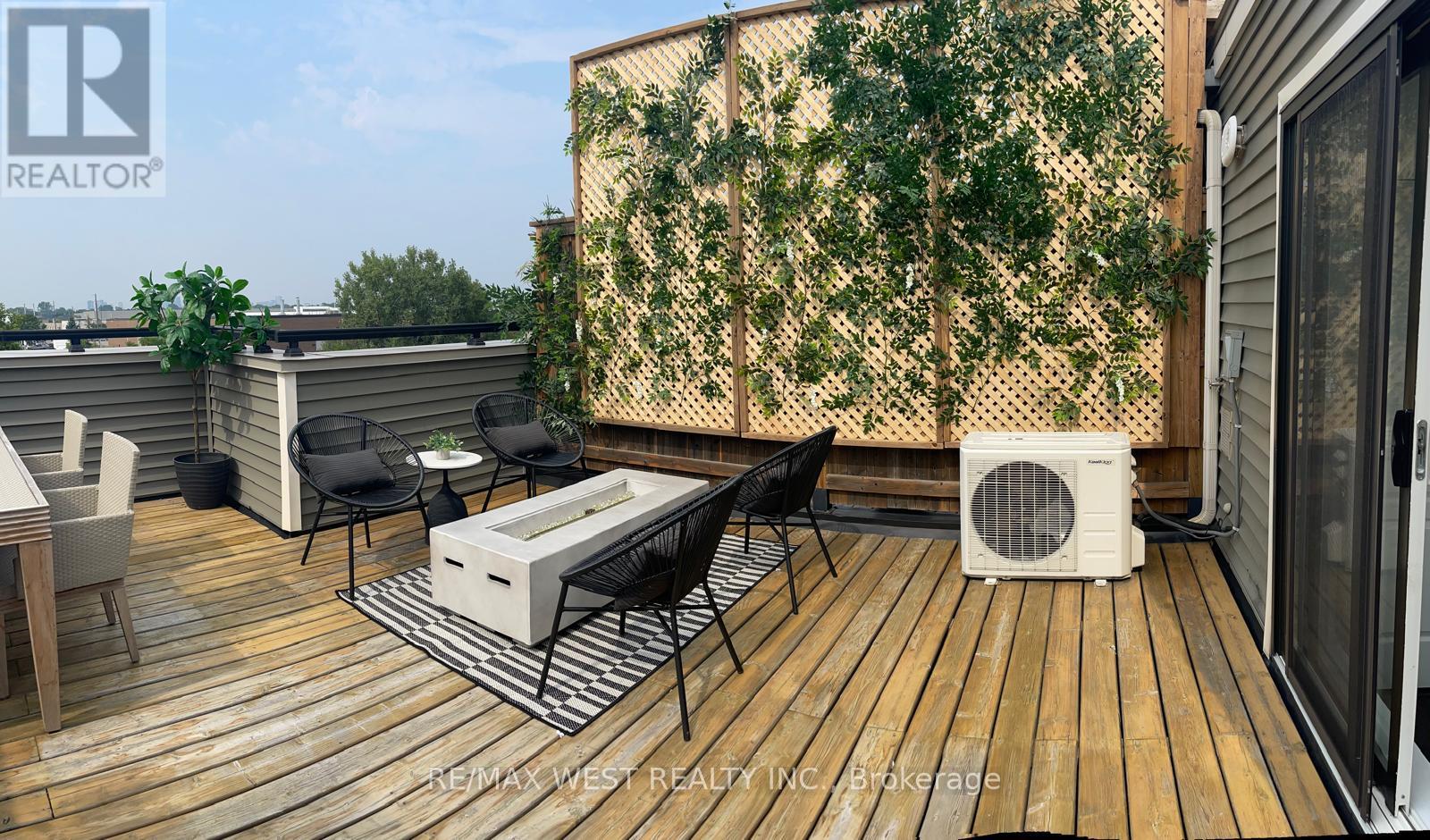 Photo 27 of 4 150 Long Branch Avenue, Toronto ON