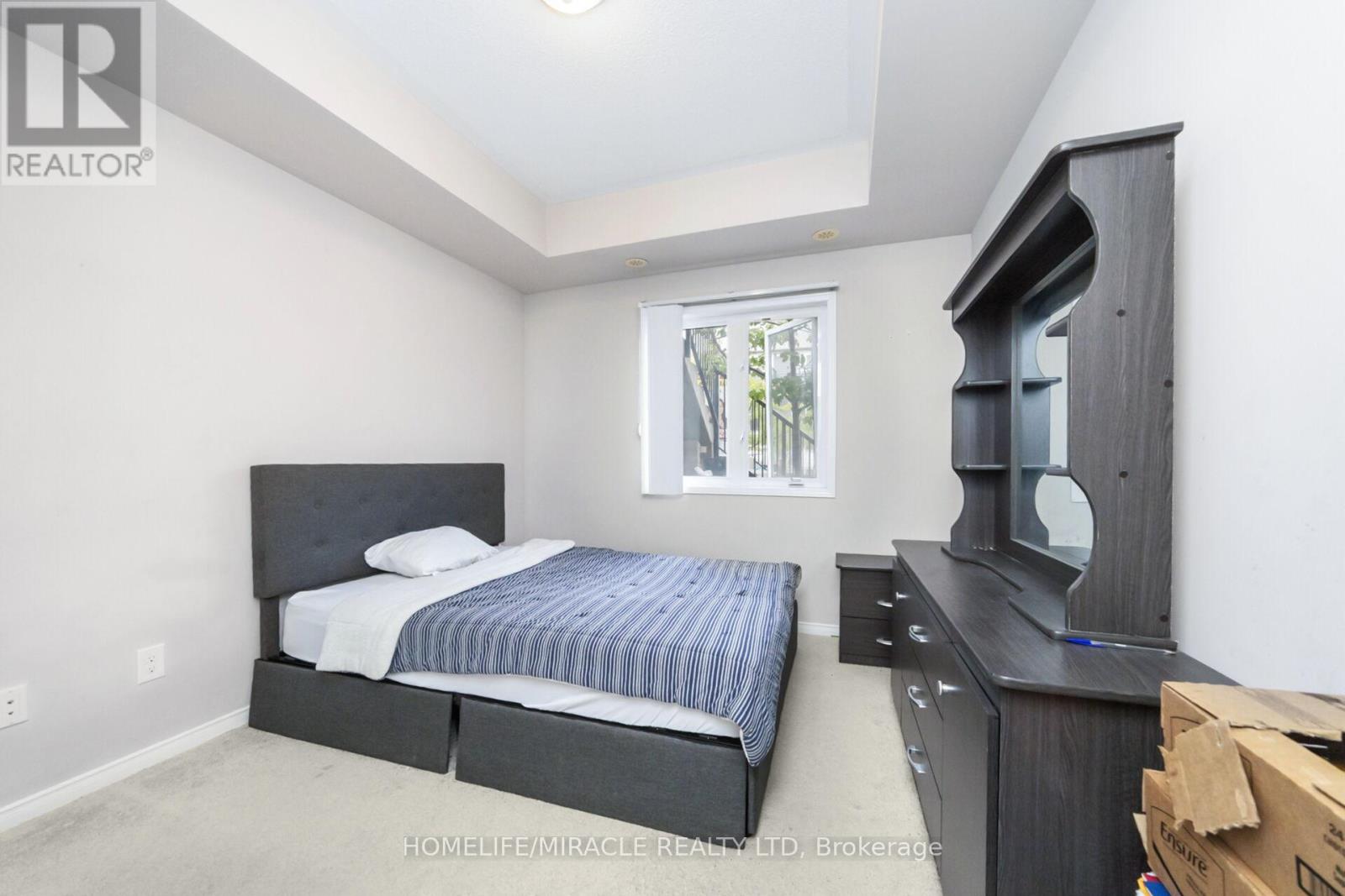 Photo 4 of 85 60 Fairwood Circle, Brampton ON