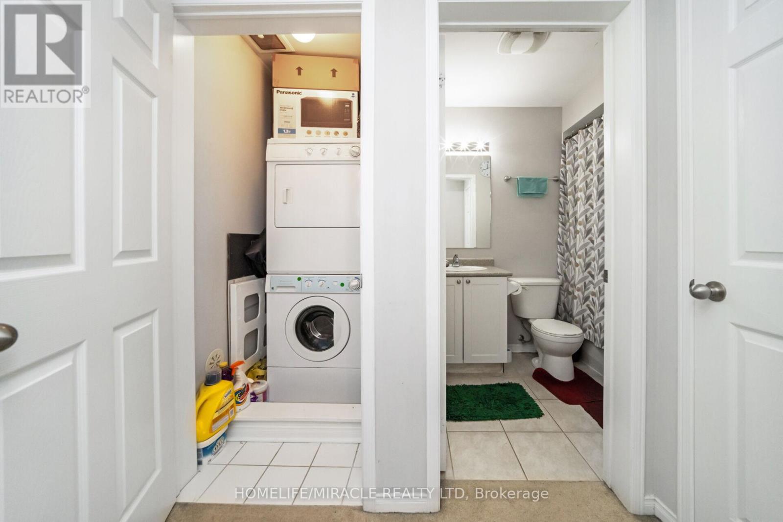 Photo 5 of 85 60 Fairwood Circle, Brampton ON