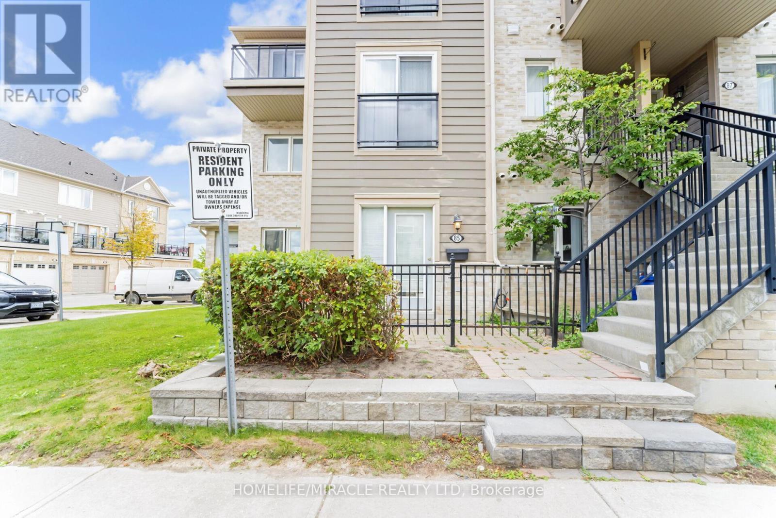 Photo 14 of 85 60 Fairwood Circle, Brampton ON
