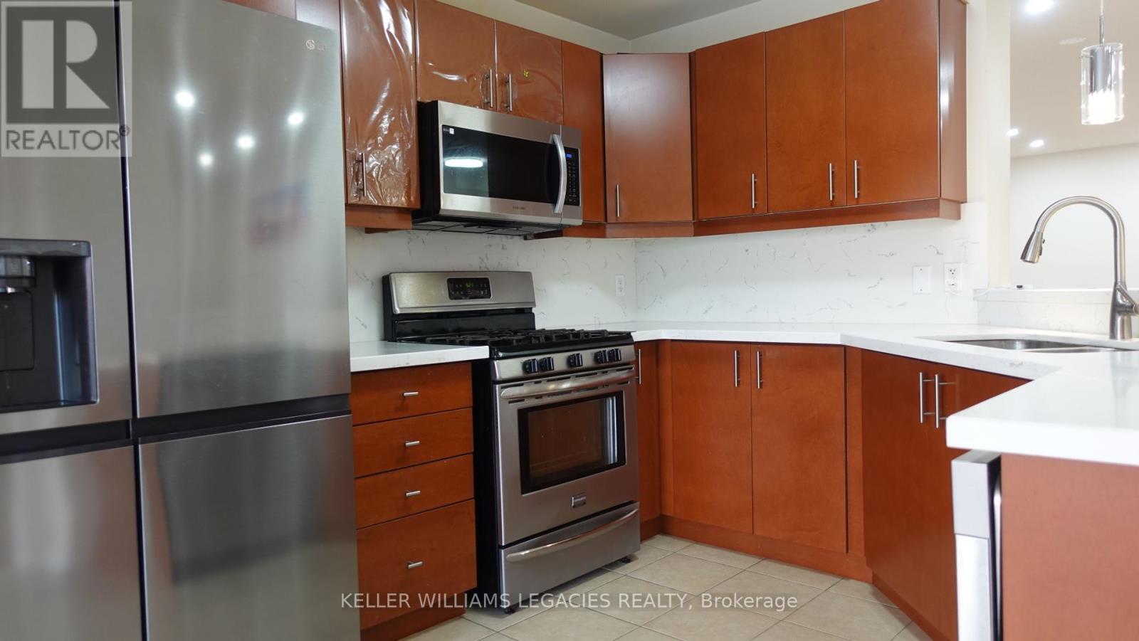 Photo 13 of Main 55 Bleasdale Avenue, Brampton ON