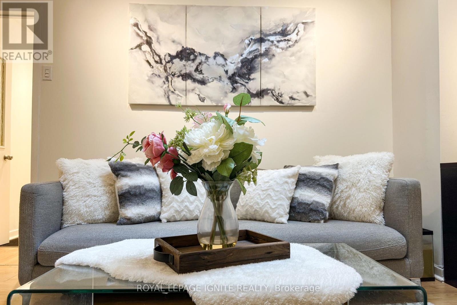 Photo 7 of 482 Mcroberts Avenue, Toronto ON