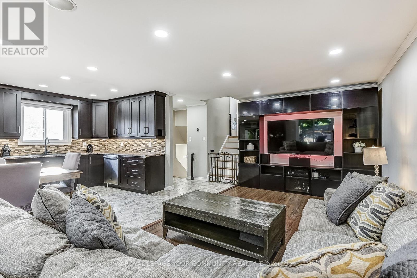 Photo 11 of 38 Gainsborough Road, Brampton ON