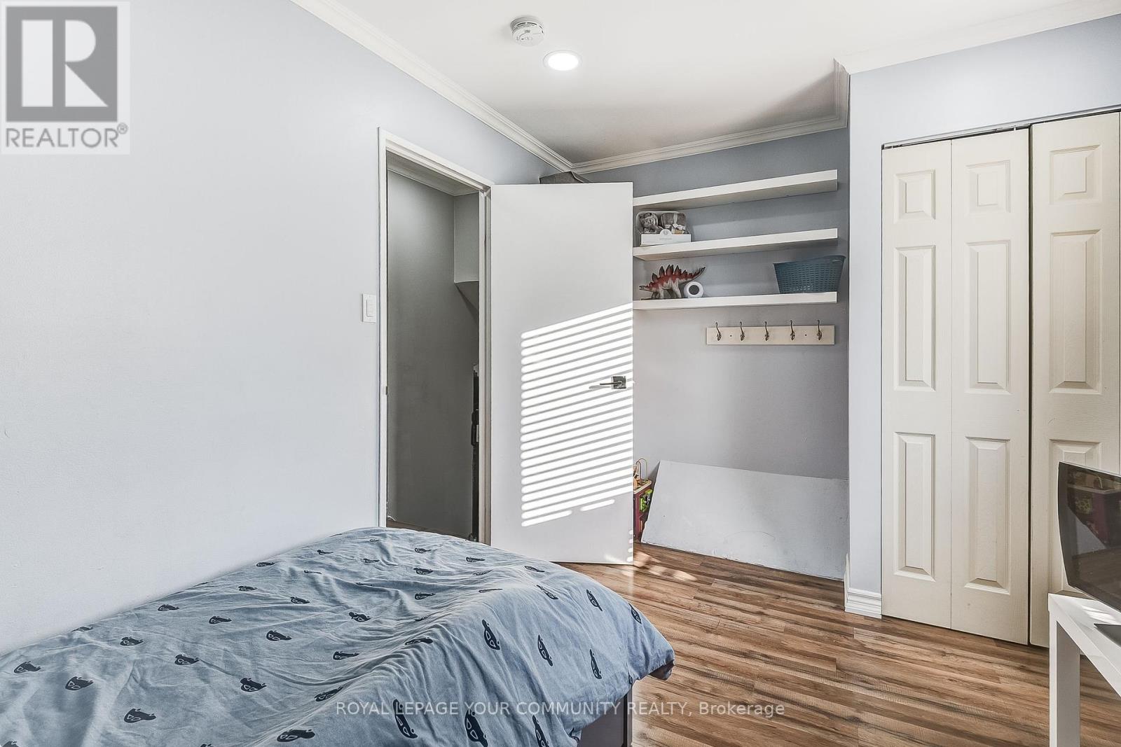 Photo 20 of 38 Gainsborough Road, Brampton ON