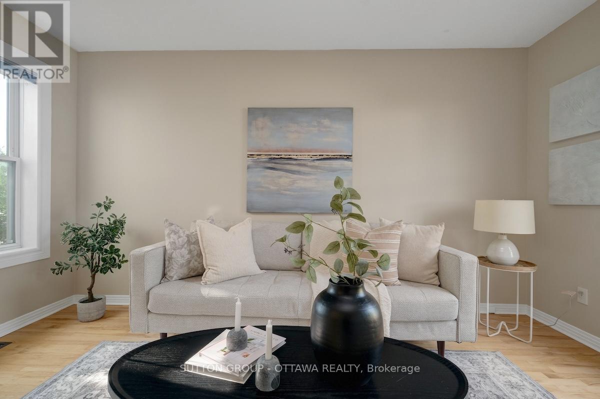 Photo 3 of 1677 Bottriell Way N, Ottawa ON