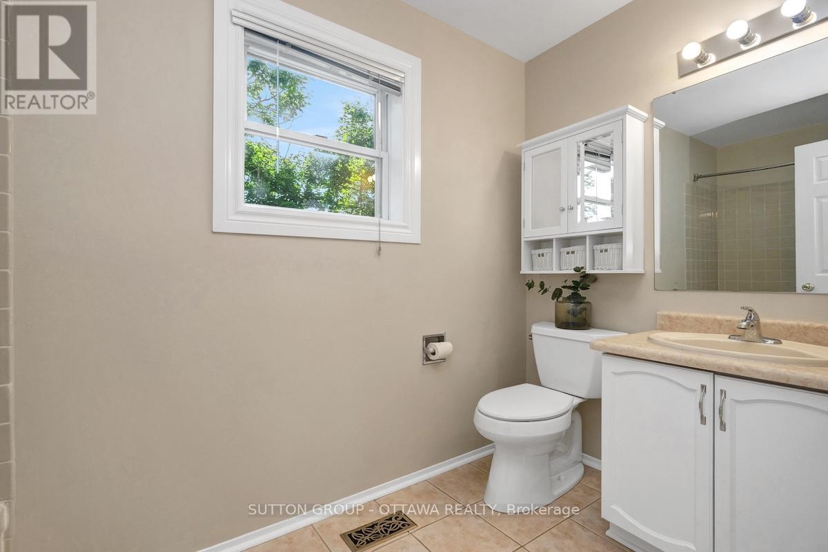 Photo 24 of 1677 Bottriell Way N, Ottawa ON