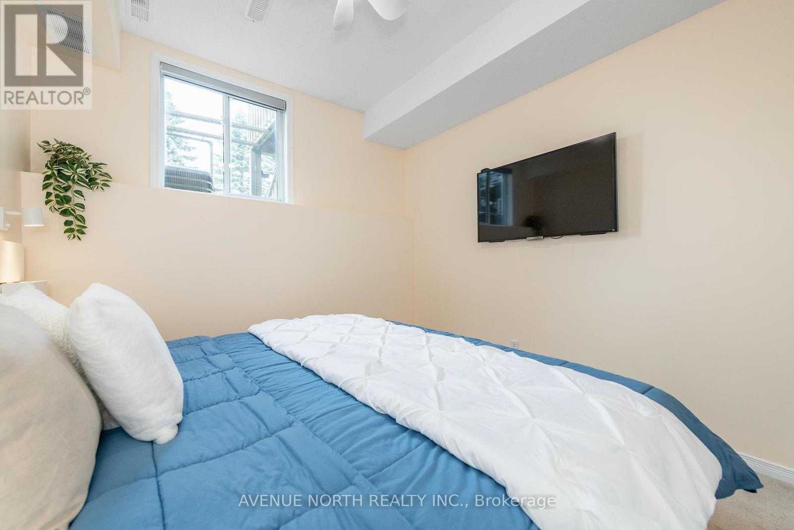 Photo 21 of 225 Gladeview Private, Ottawa ON