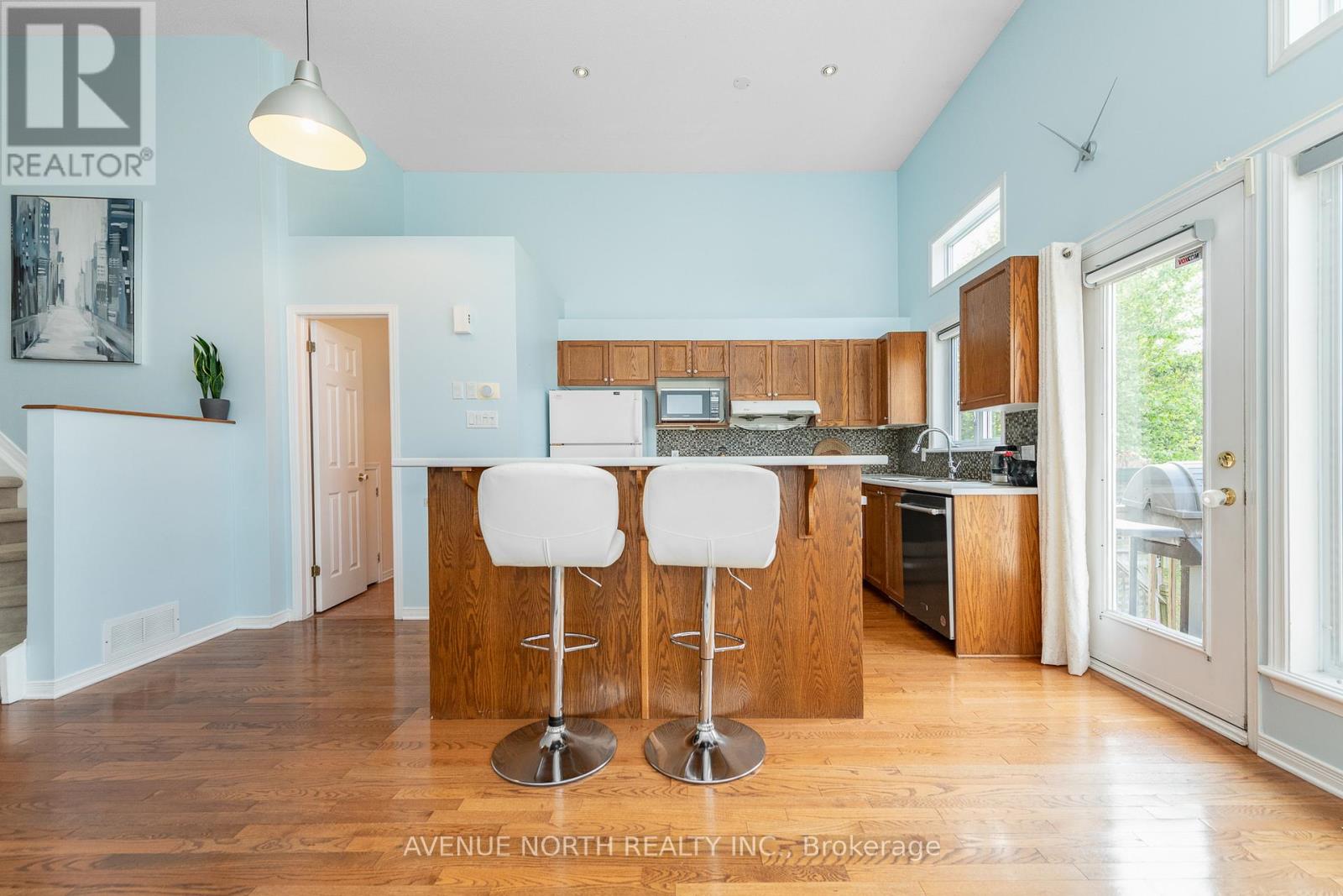 Photo 7 of 225 Gladeview Private, Ottawa ON