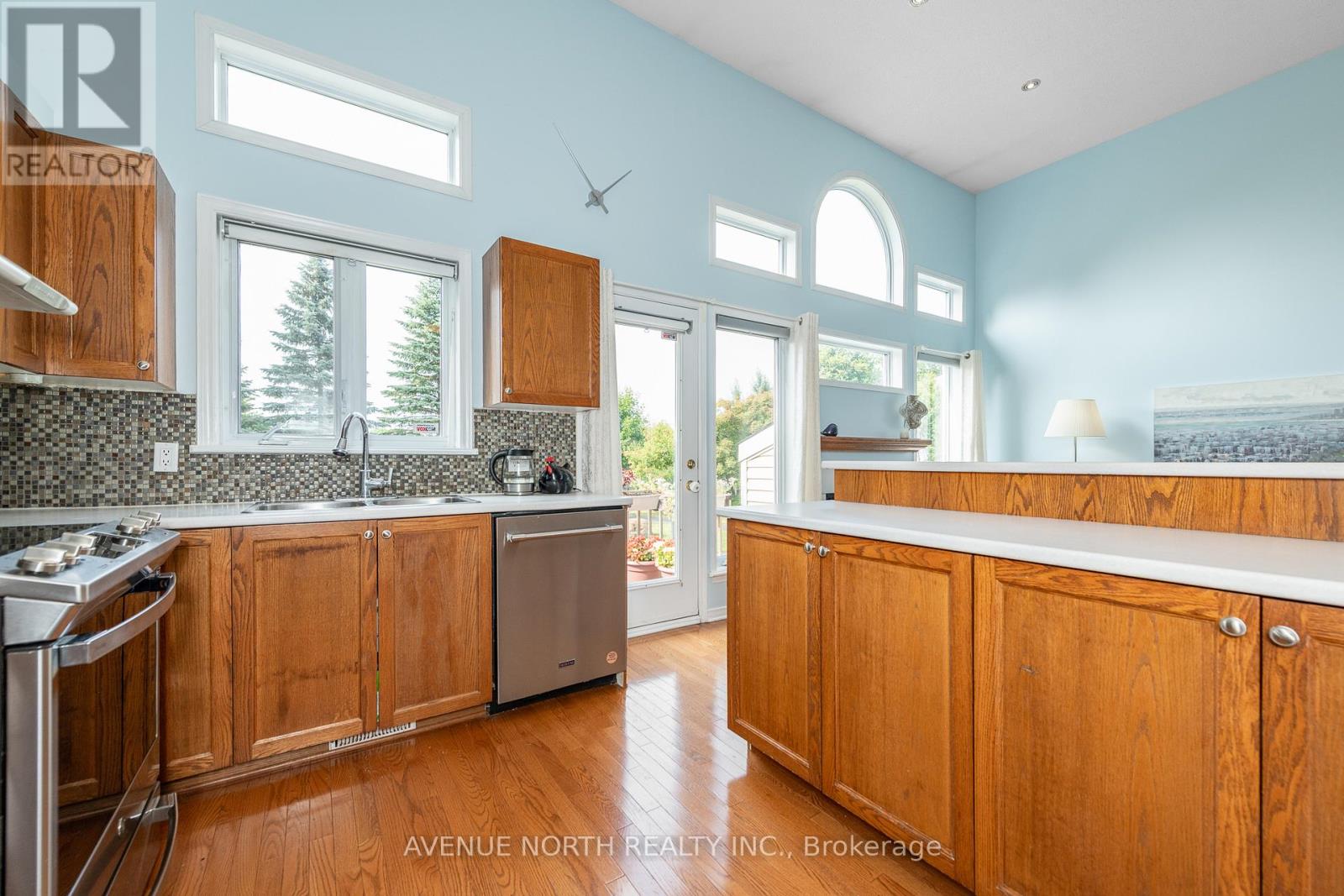 Photo 8 of 225 Gladeview Private, Ottawa ON