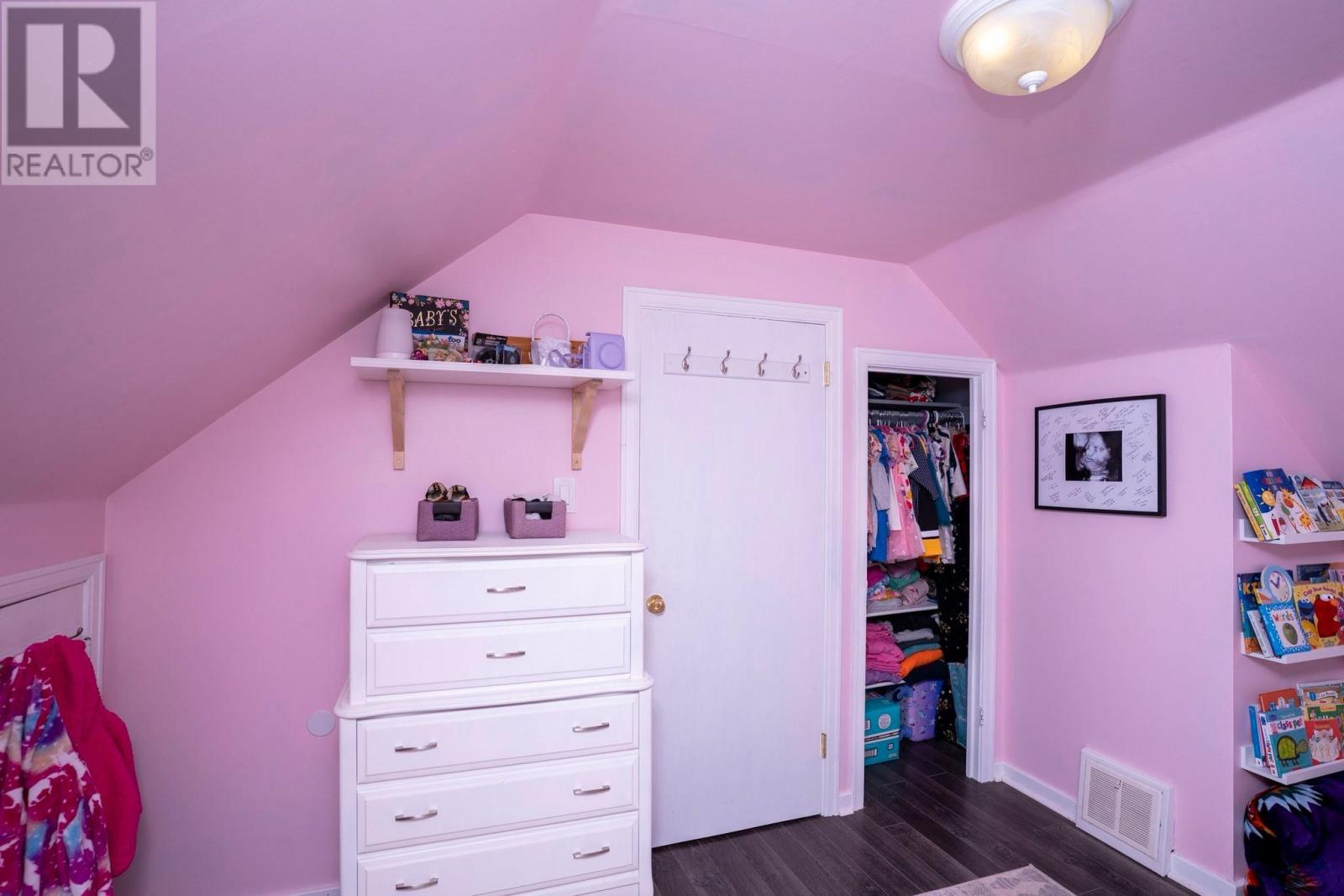 Photo 28 of 2226 Mcgregor Ave, Thunder Bay ON