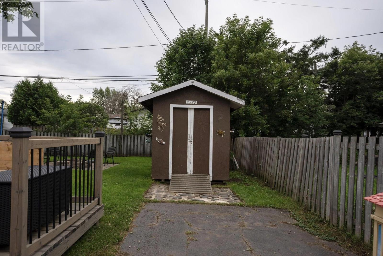 Photo 3 of 2226 Mcgregor Ave, Thunder Bay ON