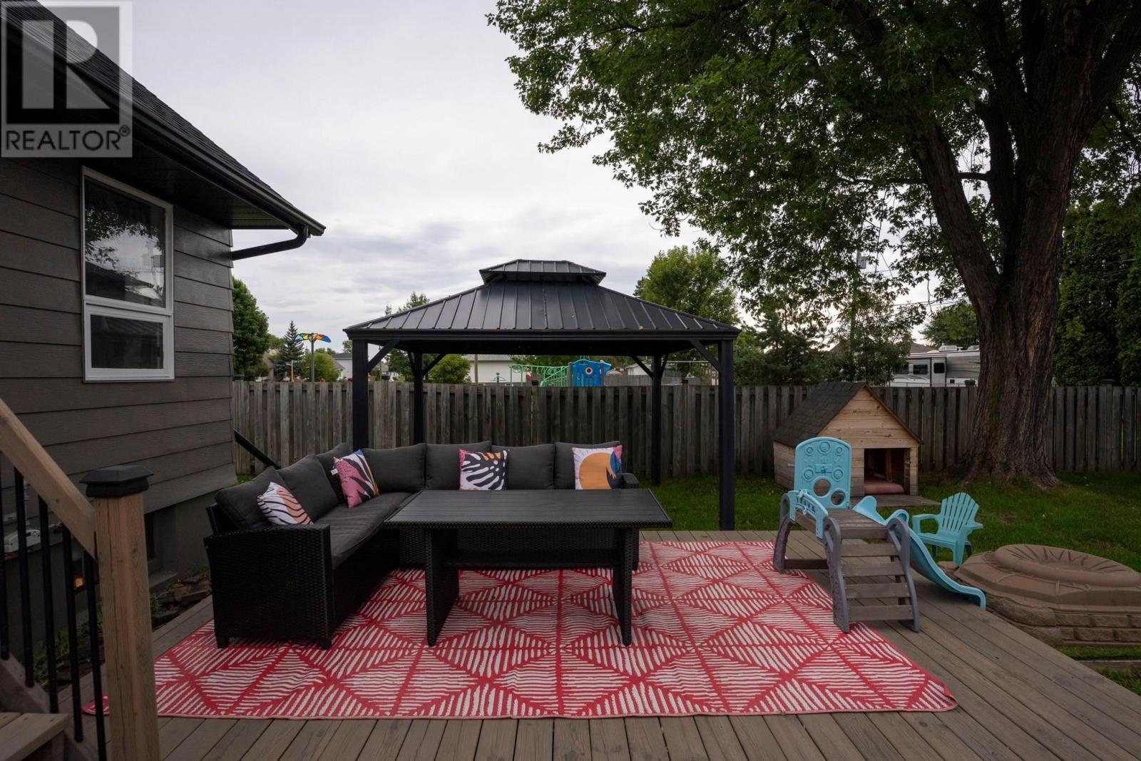 Photo 13 of 2226 Mcgregor Ave, Thunder Bay ON