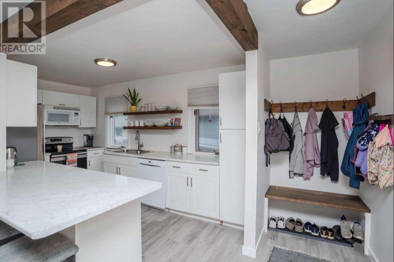 Photo 18 of 2226 Mcgregor Ave, Thunder Bay ON