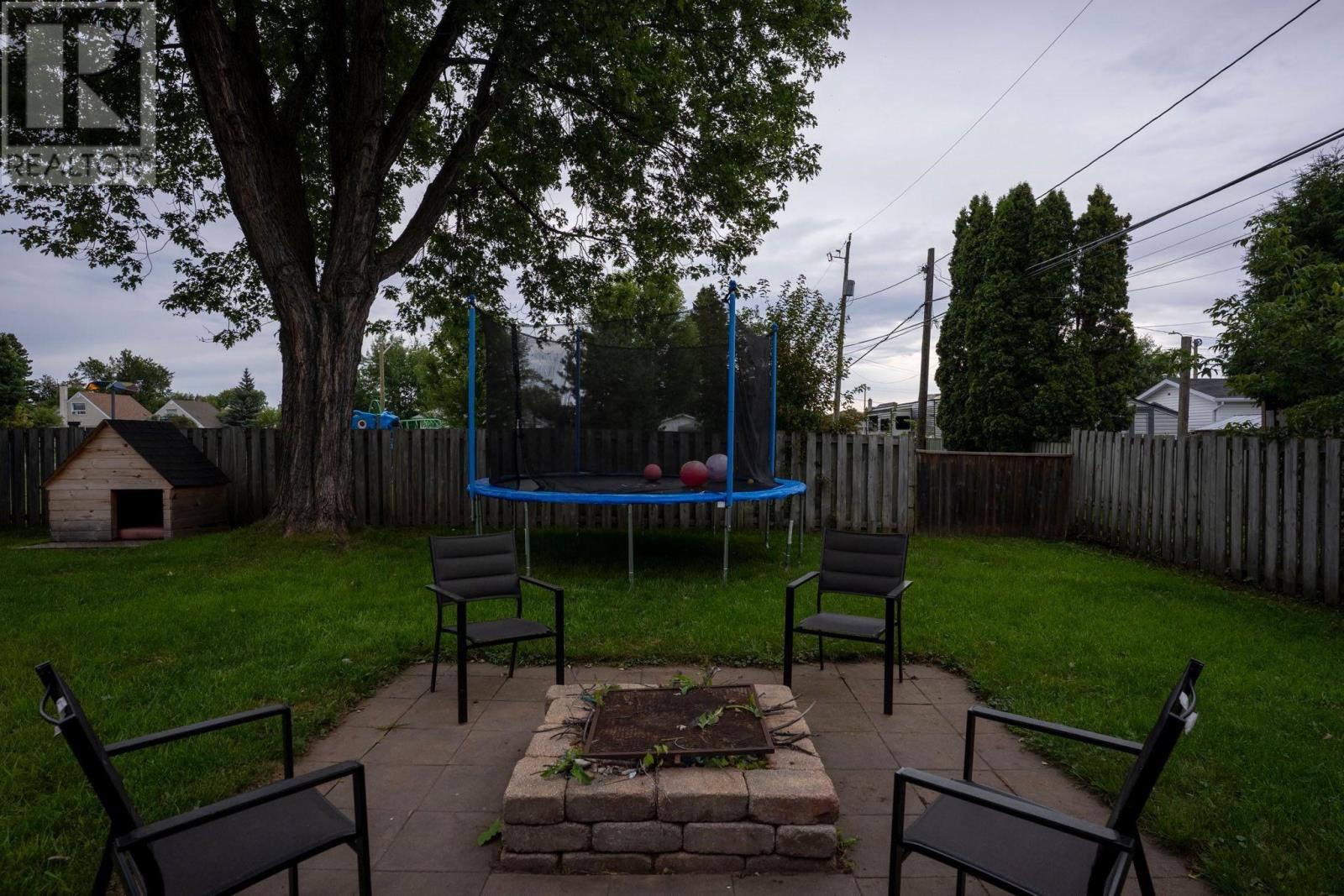 Photo 31 of 2226 Mcgregor Ave, Thunder Bay ON