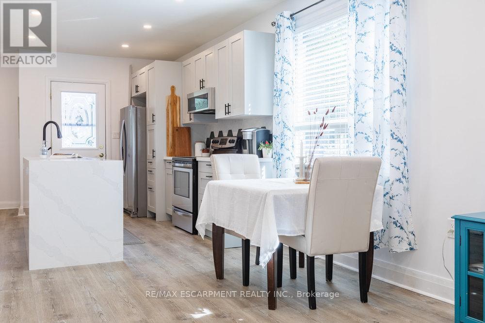 Photo 6 of 132 London Street N, Hamilton ON