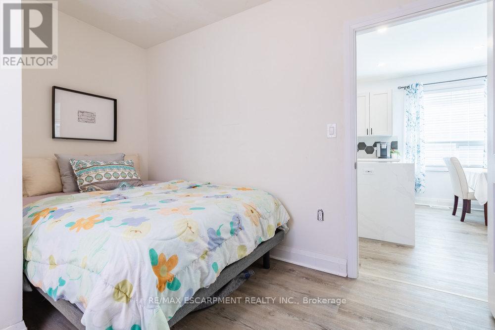 Photo 25 of 132 London Street N, Hamilton ON
