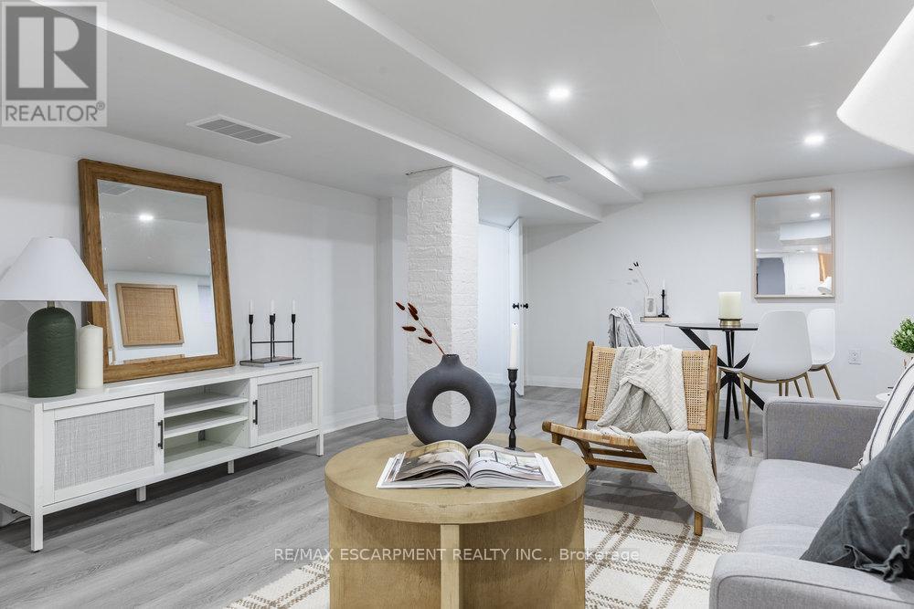 Photo 20 of 132 London Street N, Hamilton ON
