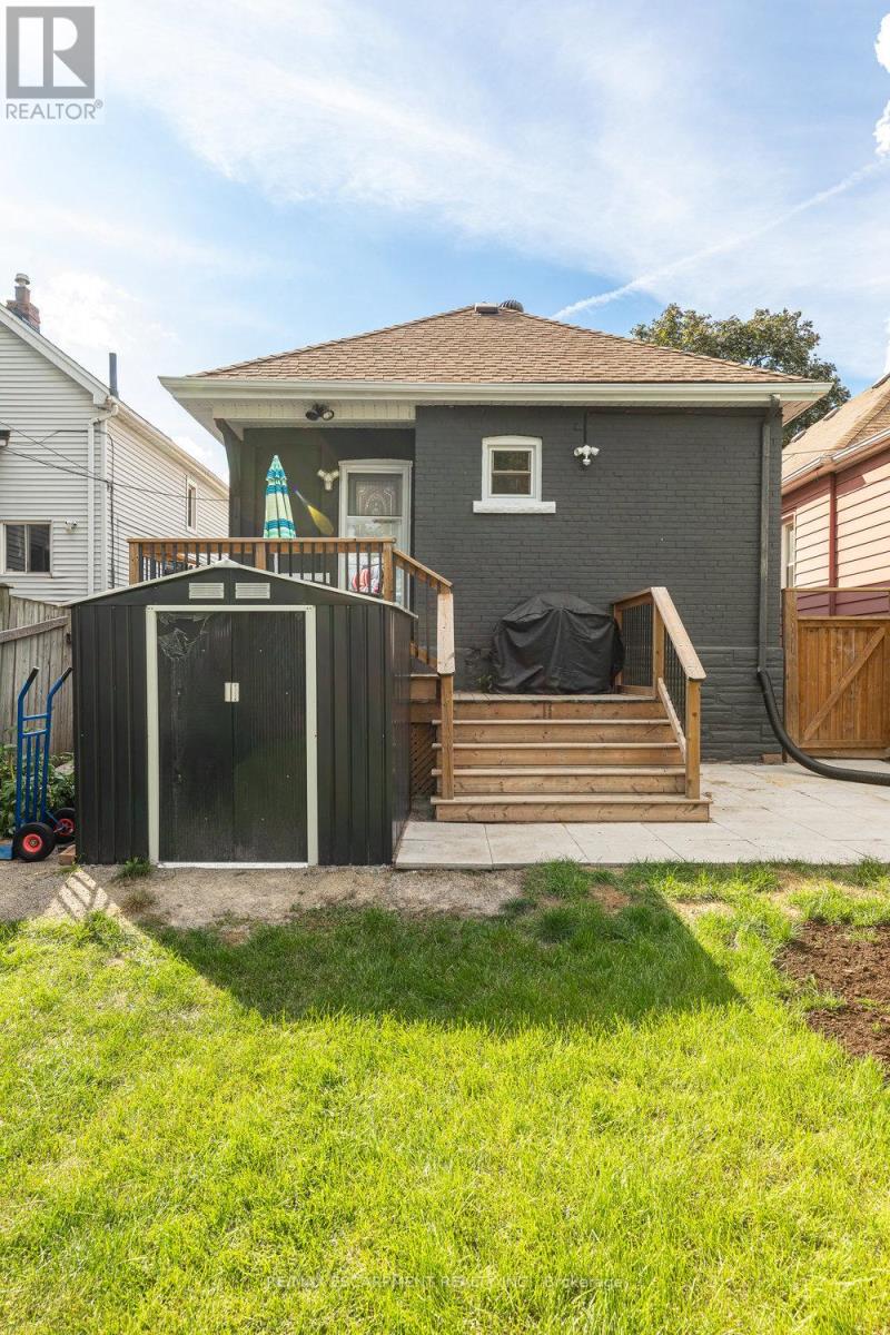 Photo 33 of 132 London Street N, Hamilton ON