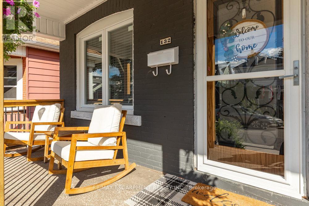 Photo 9 of 132 London Street N, Hamilton ON