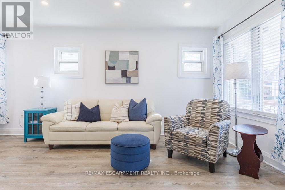 Photo 4 of 132 London Street N, Hamilton ON