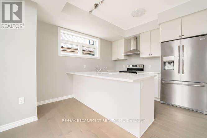 Photo 10 of 76 Wheat Lane, Kitchener ON