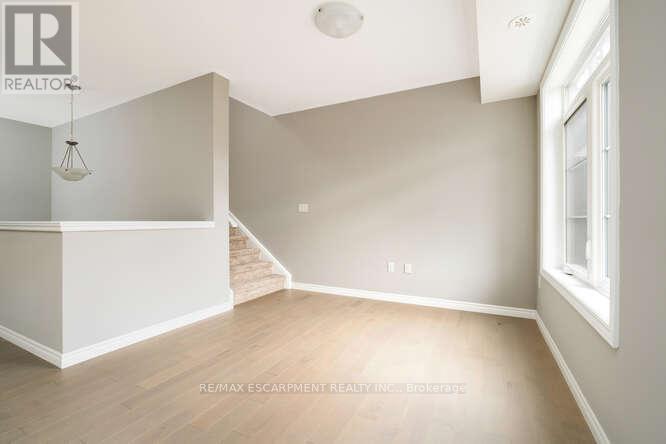 Photo 12 of 76 Wheat Lane, Kitchener ON