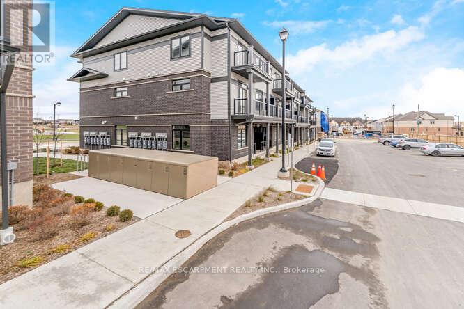 Photo 2 of 76 Wheat Lane, Kitchener ON