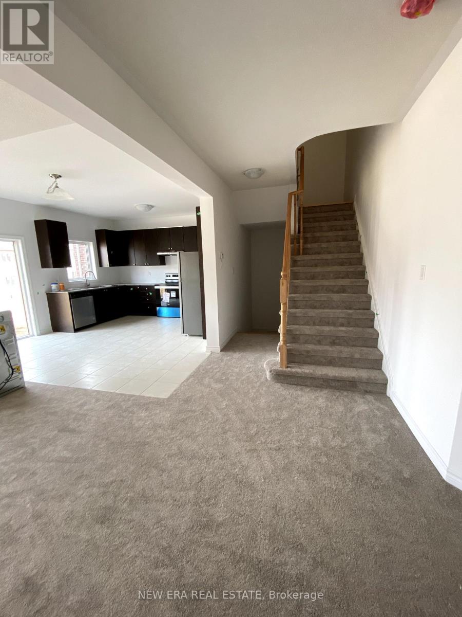 Photo 9 of 254 Ridley Crescent, Southgate ON