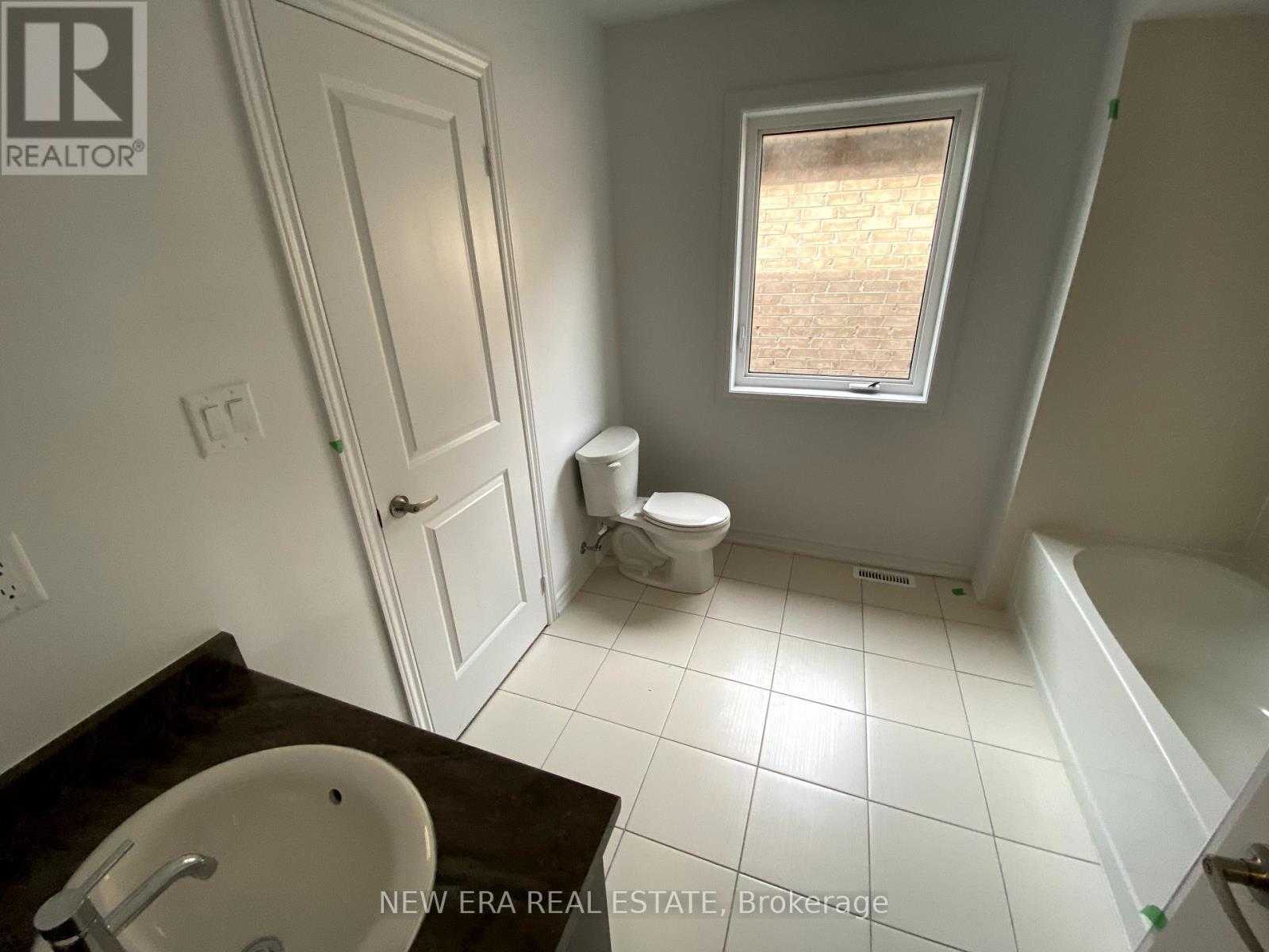 Photo 16 of 254 Ridley Crescent, Southgate ON