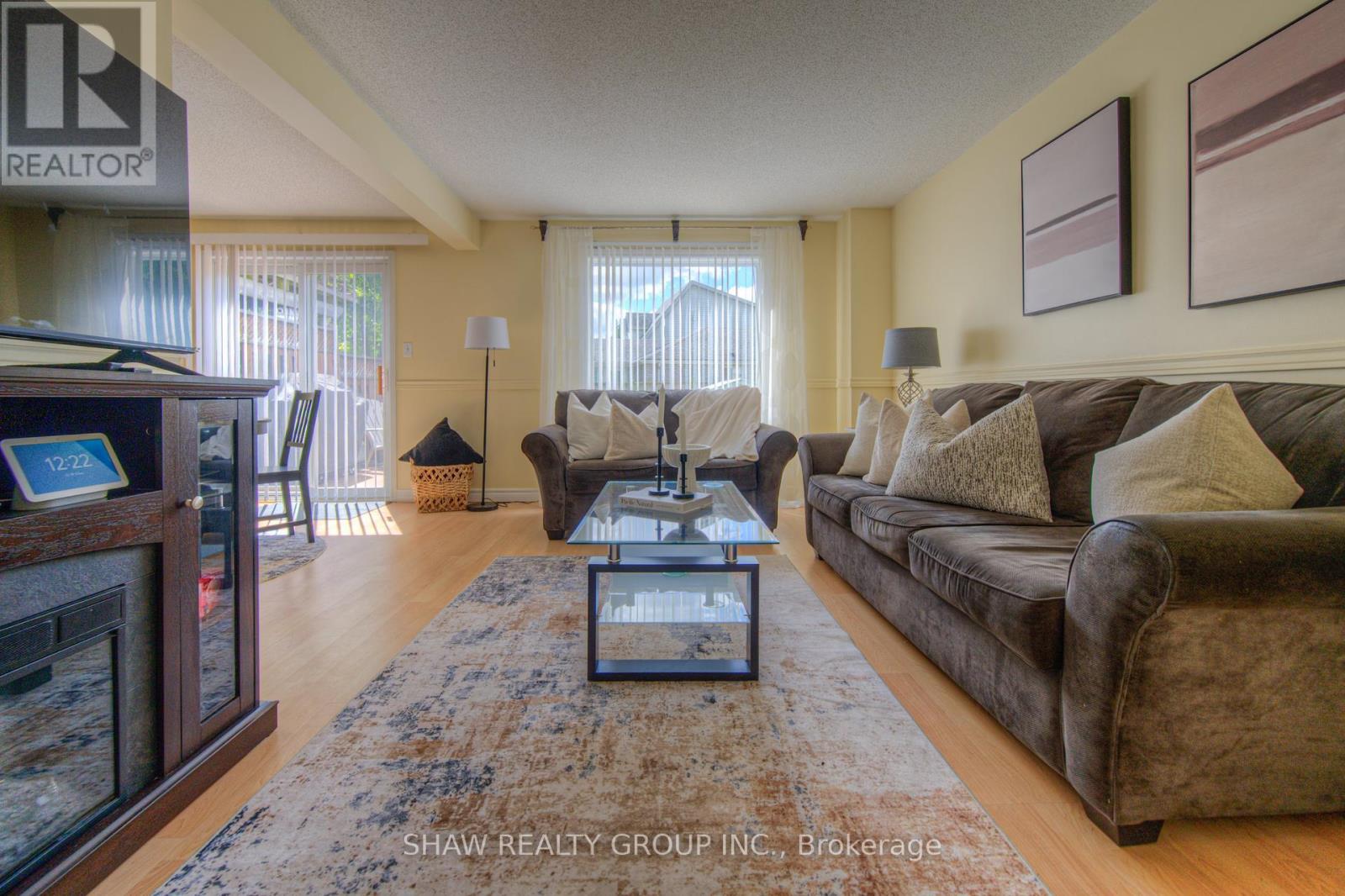 Photo 32 of 985 Elgin Street N, Cambridge ON