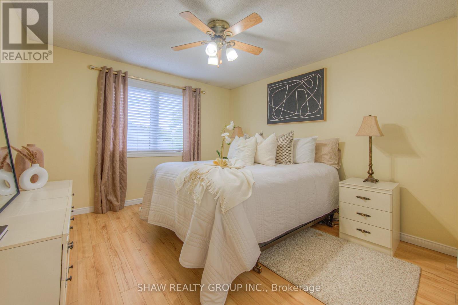 Photo 23 of 985 Elgin Street N, Cambridge ON