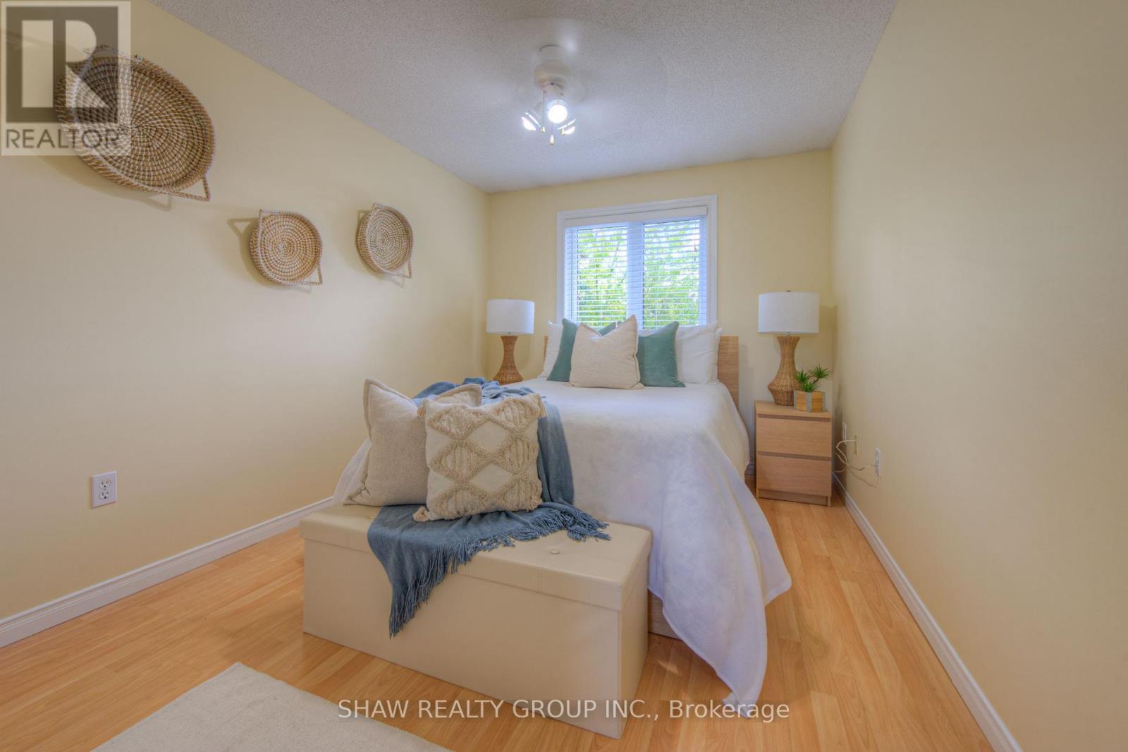 Photo 7 of 985 Elgin Street N, Cambridge ON