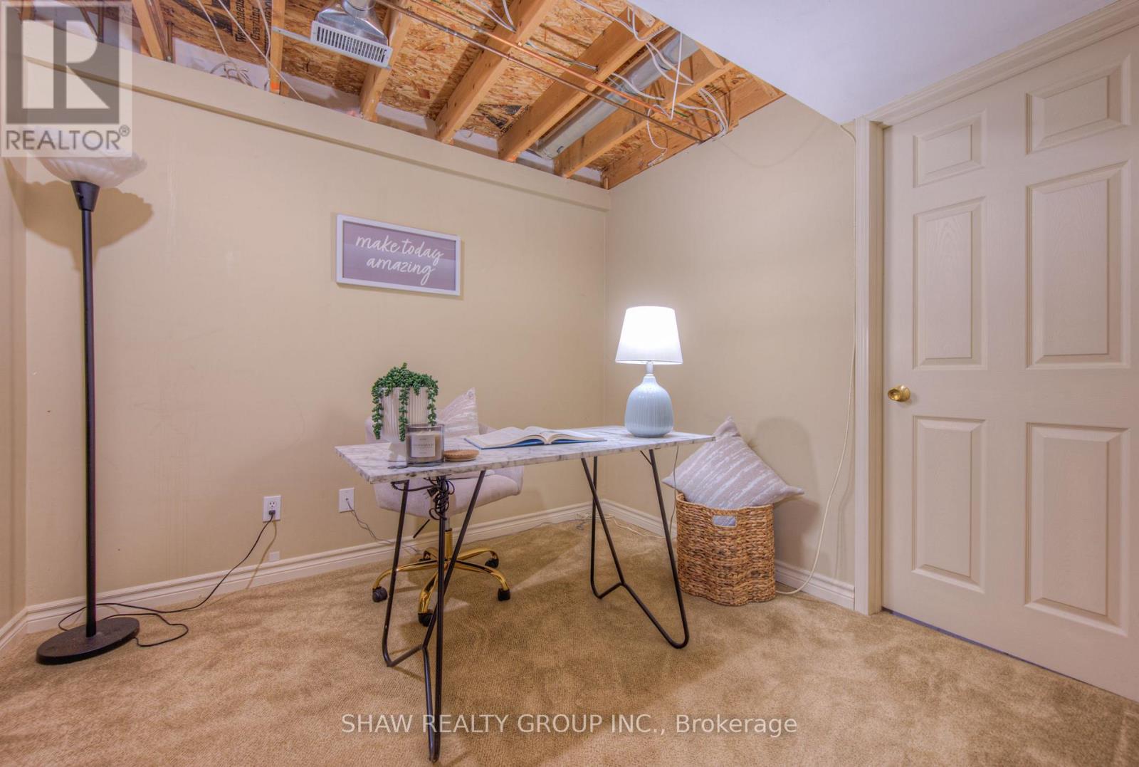 Photo 10 of 985 Elgin Street N, Cambridge ON