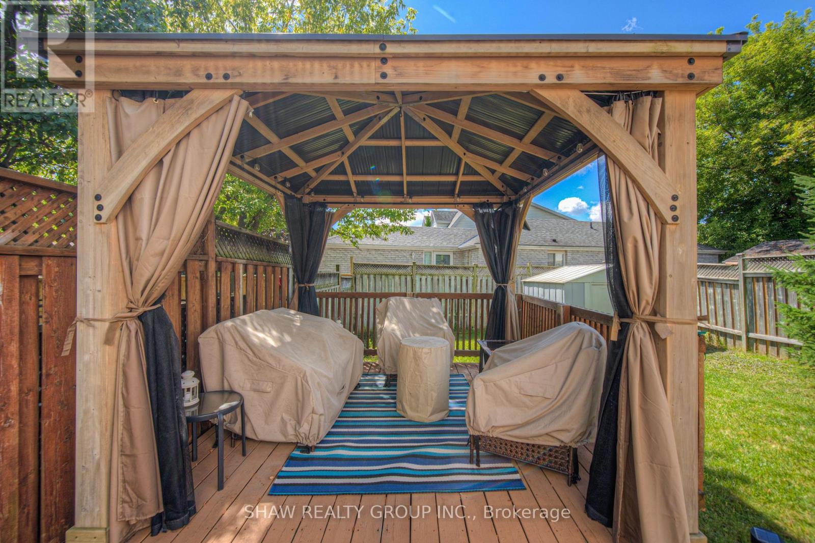 Photo 4 of 985 Elgin Street N, Cambridge ON