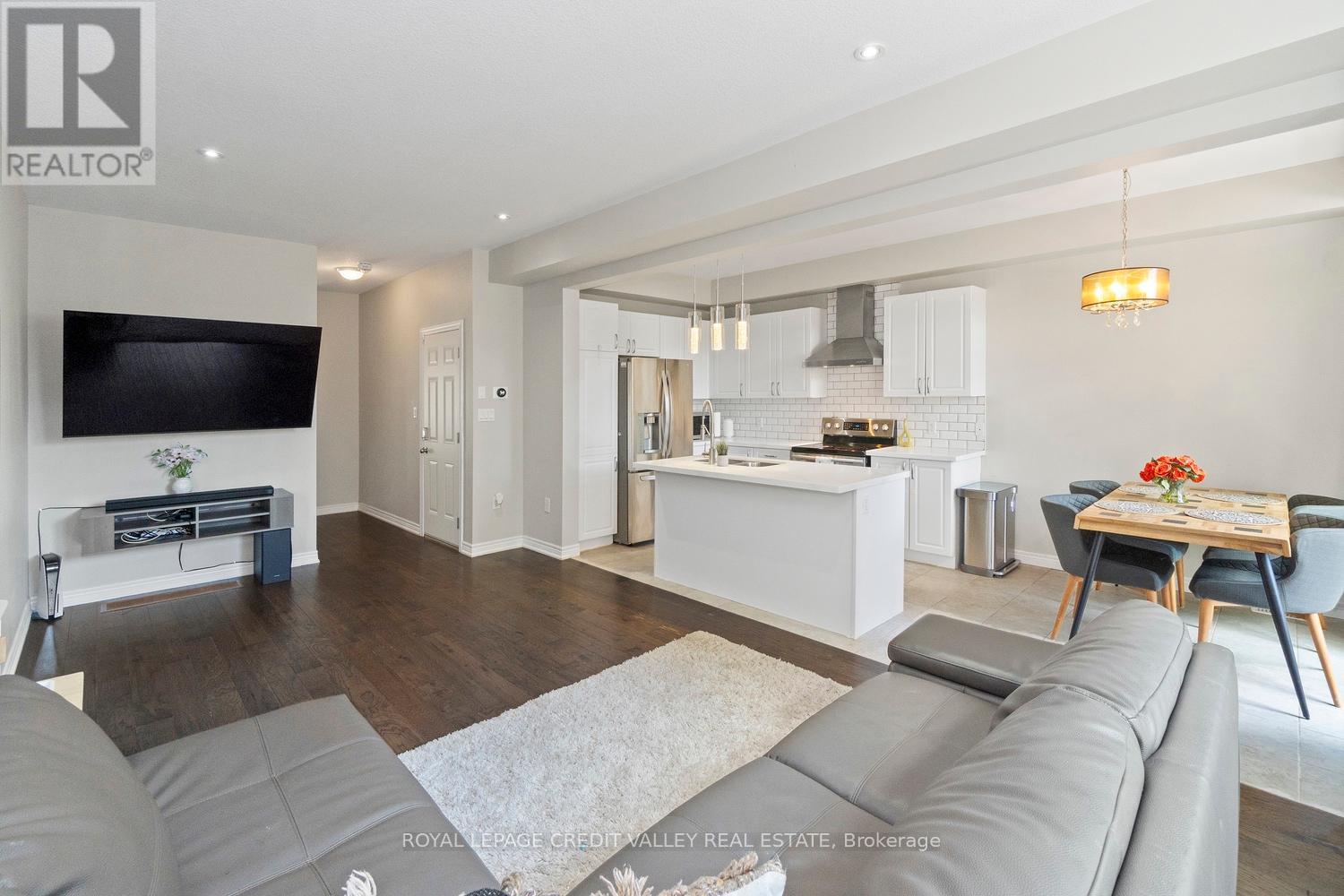 Photo 28 of 2 90 Raymond Road, Hamilton ON