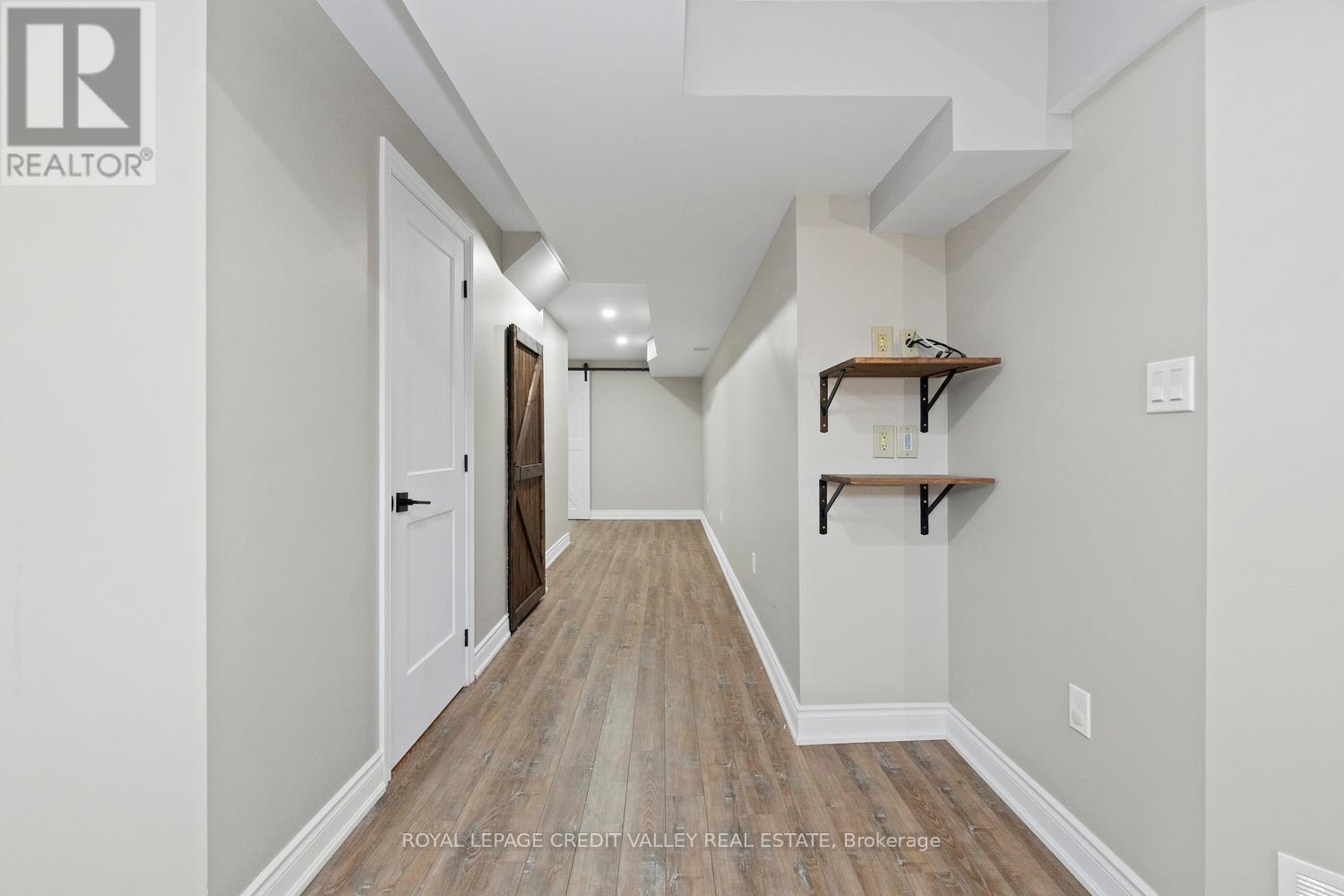 Photo 17 of 2 90 Raymond Road, Hamilton ON