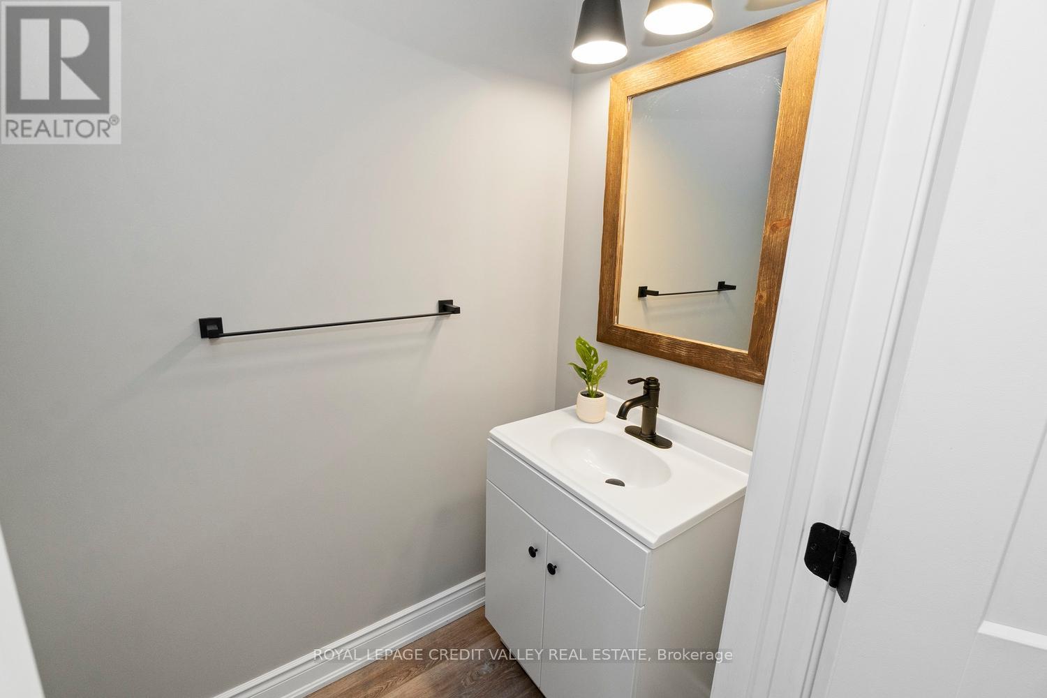 Photo 16 of 2 90 Raymond Road, Hamilton ON
