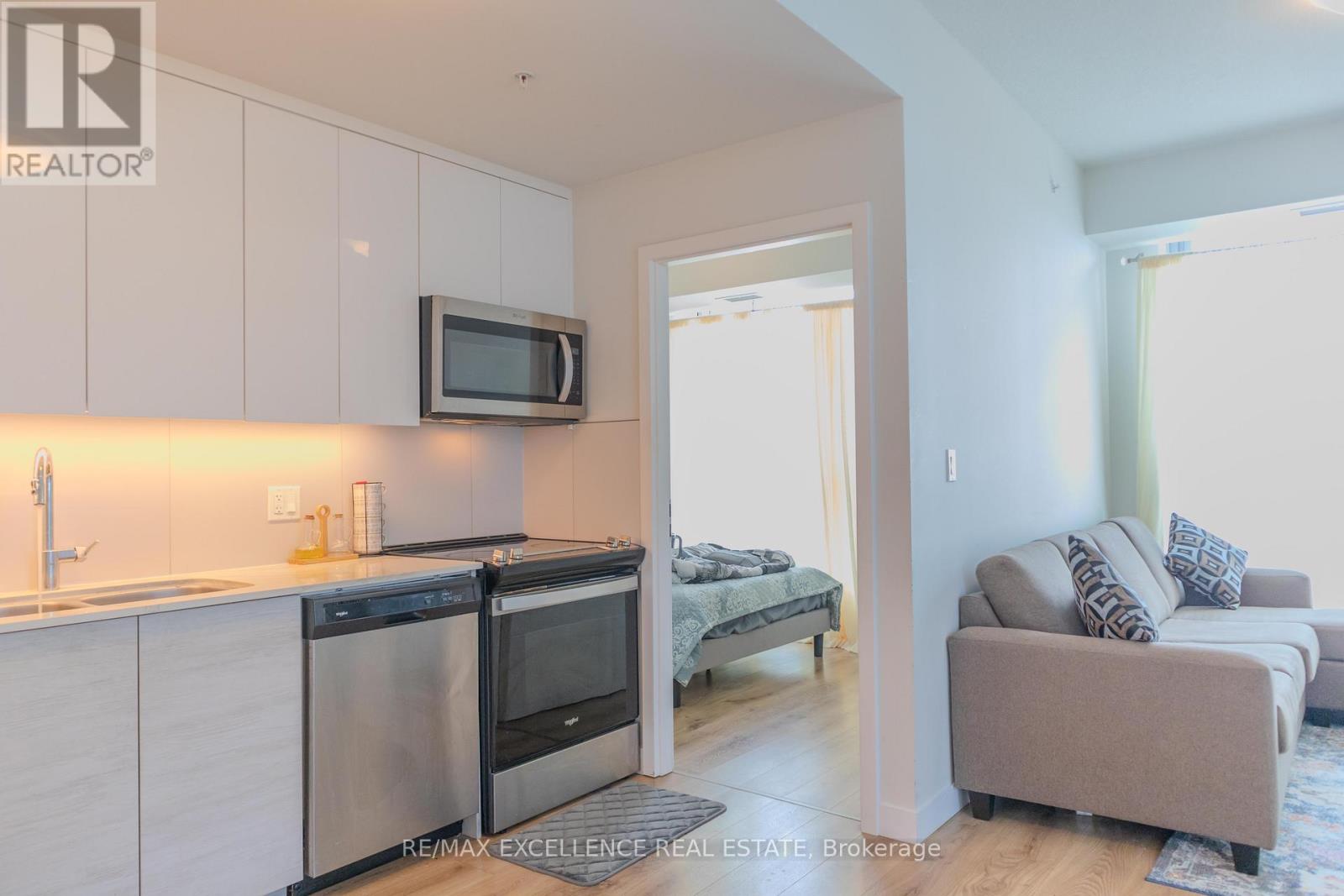 Photo 2 of 2702 60 Frederick Street W, Kitchener ON