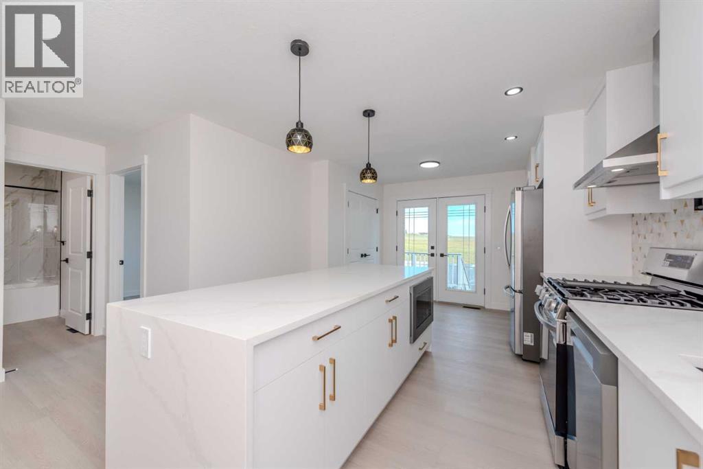 Photo 33 of 93 Coral Reef Crescent Ne, Calgary AB