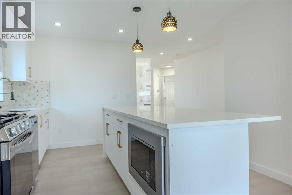 Photo 12 of 93 Coral Reef Crescent Ne, Calgary AB