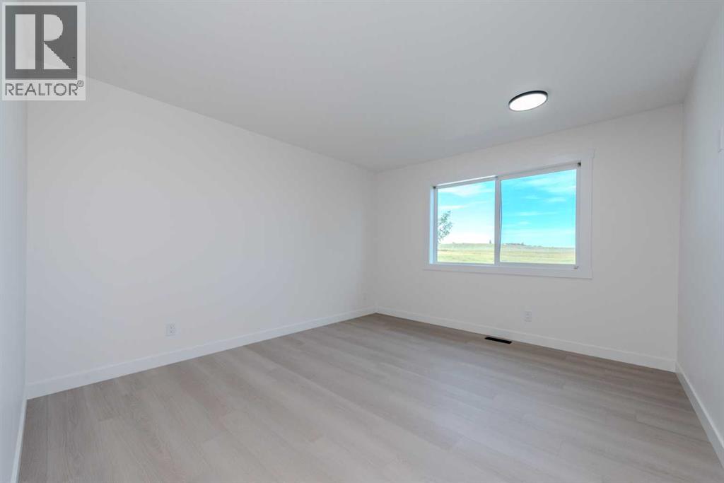 Photo 9 of 93 Coral Reef Crescent Ne, Calgary AB