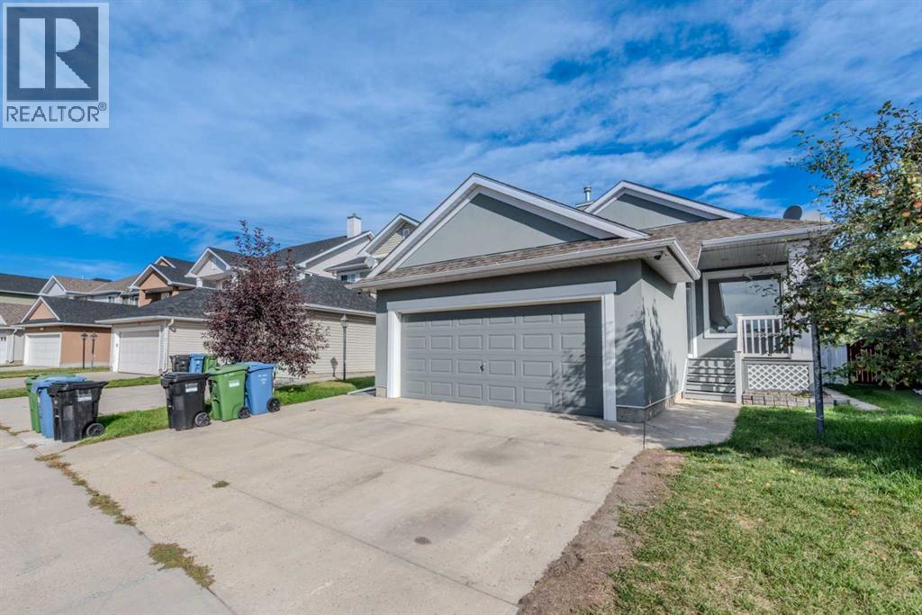 Photo 1 of 93 Coral Reef Crescent Ne, Calgary AB