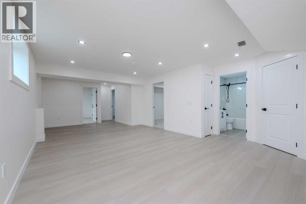 Photo 4 of 93 Coral Reef Crescent Ne, Calgary AB