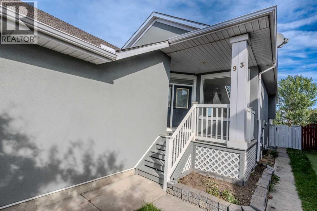 Photo 34 of 93 Coral Reef Crescent Ne, Calgary AB
